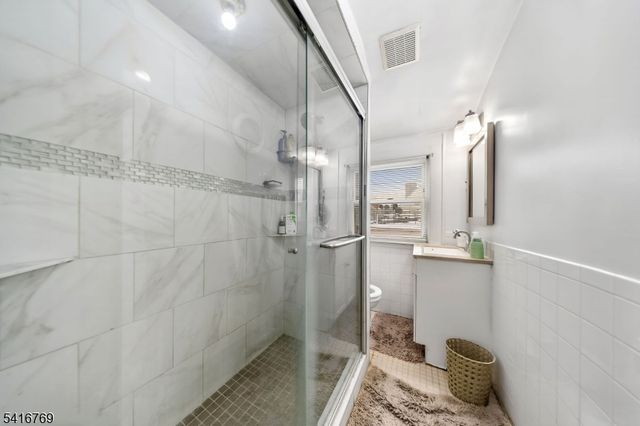 409 Hamilton St, Harrison Town, NJ 07029