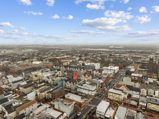 409 Hamilton St, Harrison Town, NJ 07029