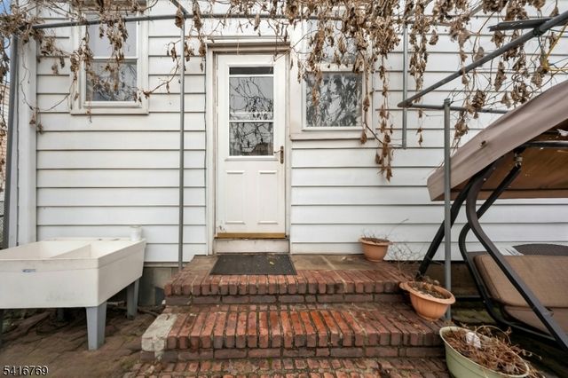 409 Hamilton St, Harrison Town, NJ 07029