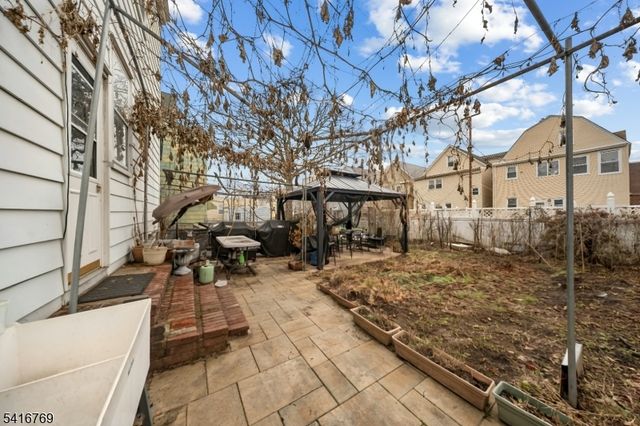 409 Hamilton St, Harrison Town, NJ 07029