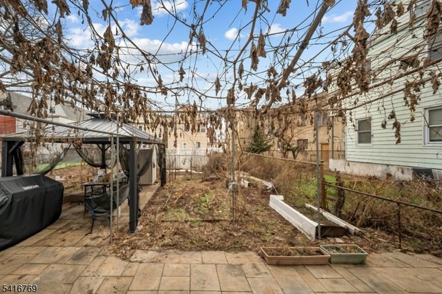 409 Hamilton St, Harrison Town, NJ 07029