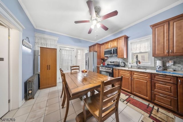 409 Hamilton St, Harrison Town, NJ 07029