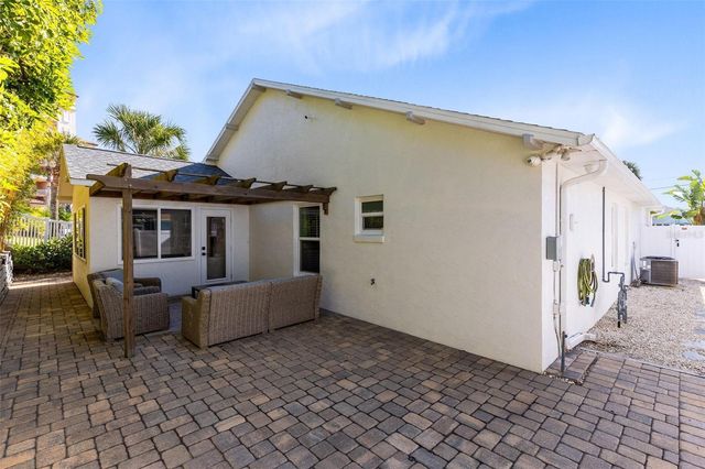 830 HOPE AVENUE, New Smyrna Beach, FL 32169