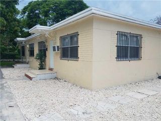 3240 NW 10th Avenue, Miami, FL 33127
