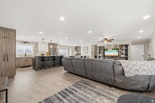 1055 S 1000 W, Clearfield, UT 84015