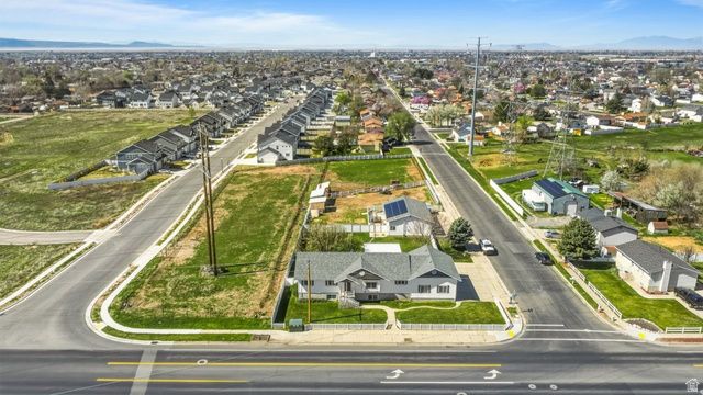 1055 S 1000 W, Clearfield, UT 84015