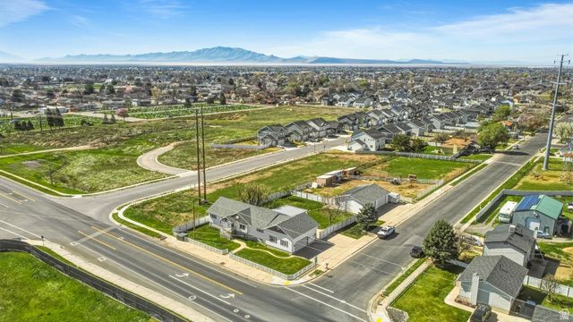 1055 S 1000 W, Clearfield, UT 84015