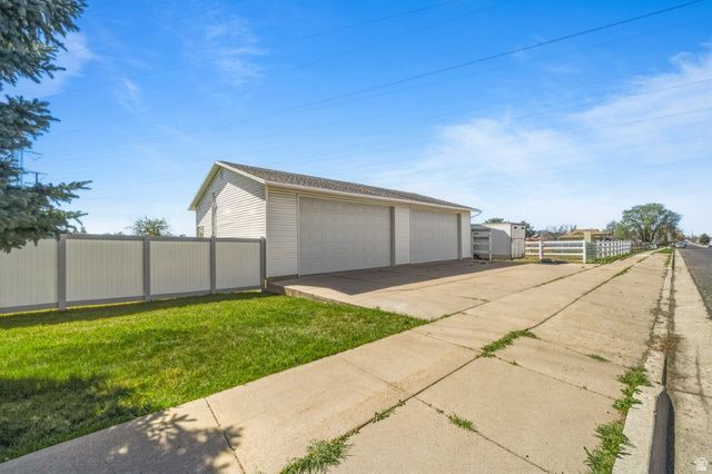 1055 S 1000 W, Clearfield, UT 84015