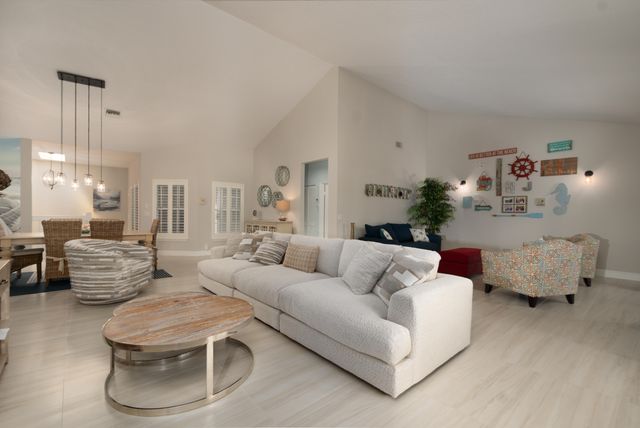 11570 Briarwood Circle 4, Boynton Beach, FL 33437