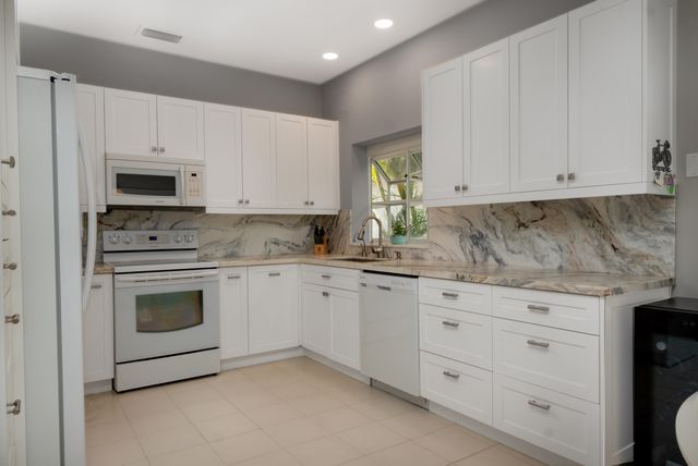 11570 Briarwood Circle 4, Boynton Beach, FL 33437