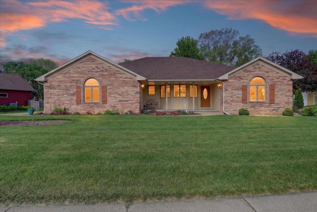 800 King Street, Stoughton, WI 53589