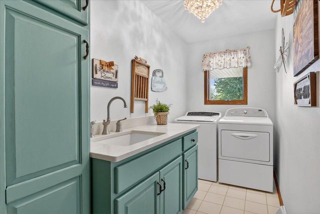 800 King Street, Stoughton, WI 53589