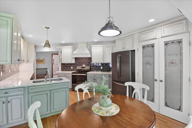 800 King Street, Stoughton, WI 53589