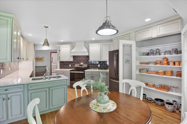 800 King Street, Stoughton, WI 53589