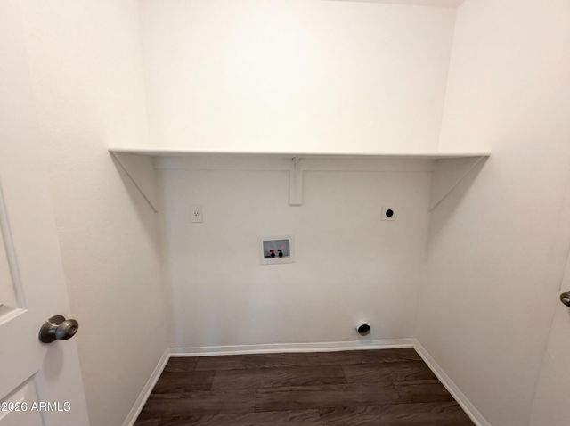 4058 W CHAMA Drive, Glendale, AZ 85310