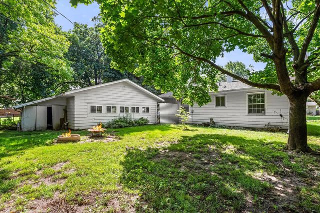 24114 W Hillcrest Drive, Plainfield, IL 60544