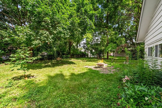 24114 W Hillcrest Drive, Plainfield, IL 60544