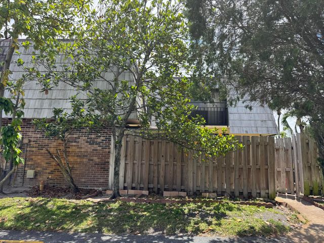 1650 Forest Lakes Circle D, West Palm Beach, FL 33406