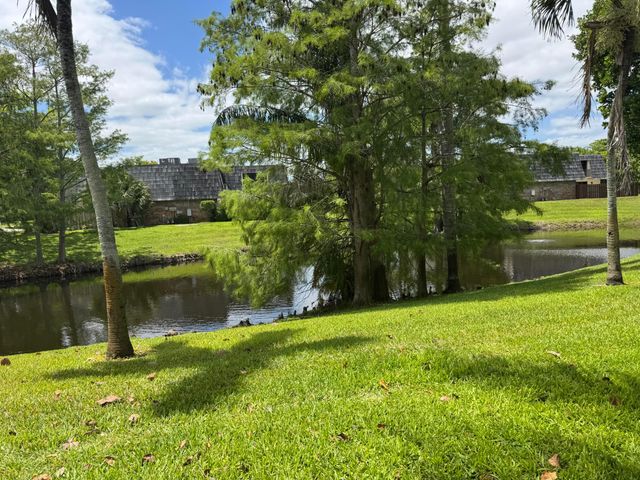 1650 Forest Lakes Circle D, West Palm Beach, FL 33406