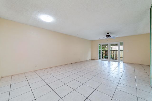 3021 NW 68th Street 11G, Fort Lauderdale, FL 33309