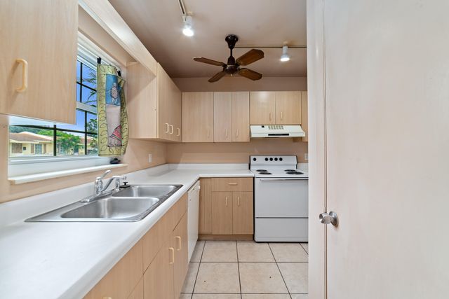 3021 NW 68th Street 11G, Fort Lauderdale, FL 33309