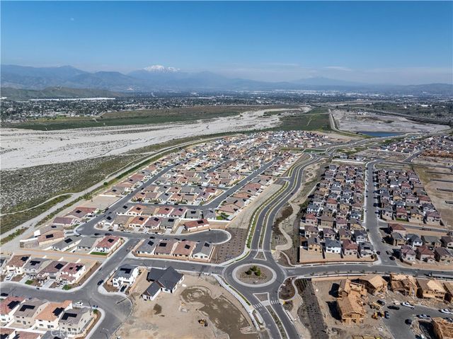 2634 Hannah Creek Lane, Rialto, CA 92377