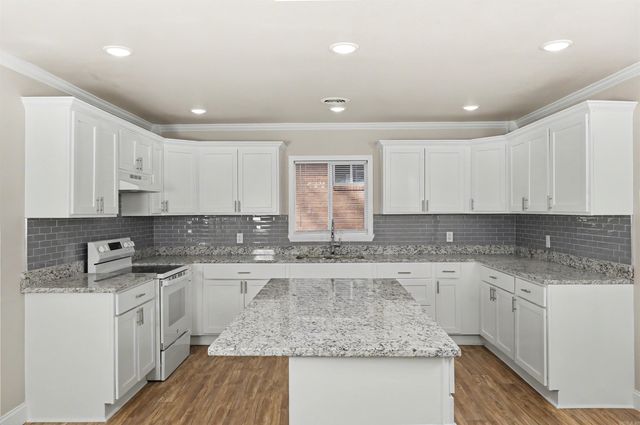 2206 W 36, Pine Bluff, AR 71603