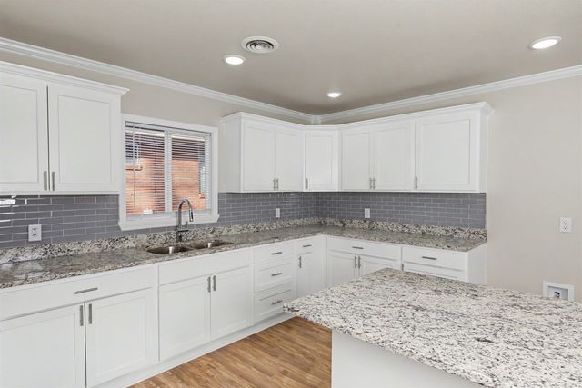 2206 W 36, Pine Bluff, AR 71603