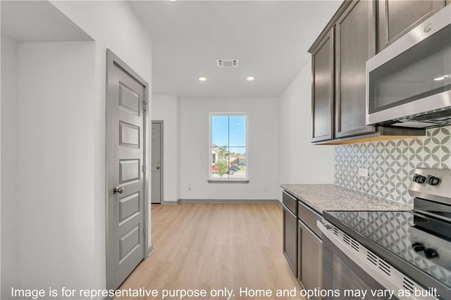 413 Harvest Lake Drive, Snook, TX 77878
