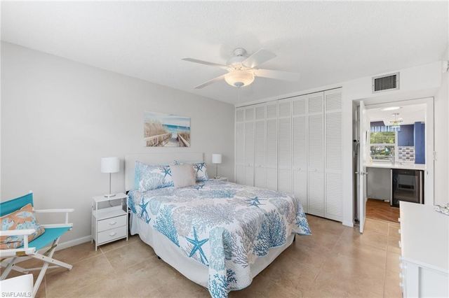 1100 Little Neck CT F52, Naples, FL 34102