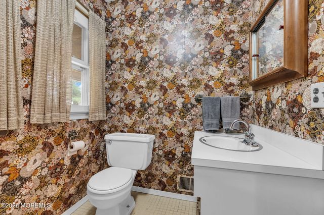 343 River Road, Fair Haven, NJ 07704