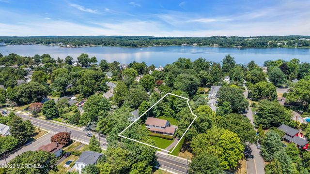 343 River Road, Fair Haven, NJ 07704