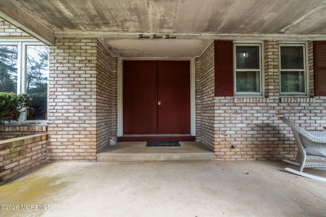 343 River Road, Fair Haven, NJ 07704