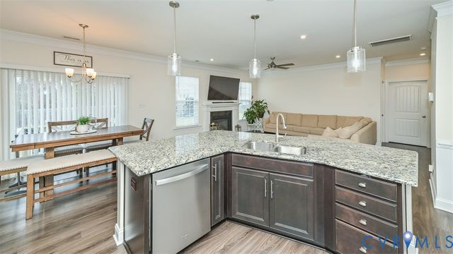7105 Ravenscraig Cres, Henrico, VA 23231
