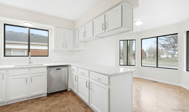 17108 Oconnor Avenue, Allen Park, MI 48101