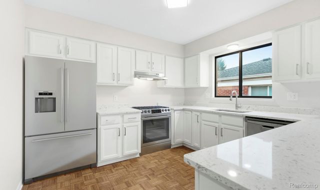 17108 Oconnor Avenue, Allen Park, MI 48101