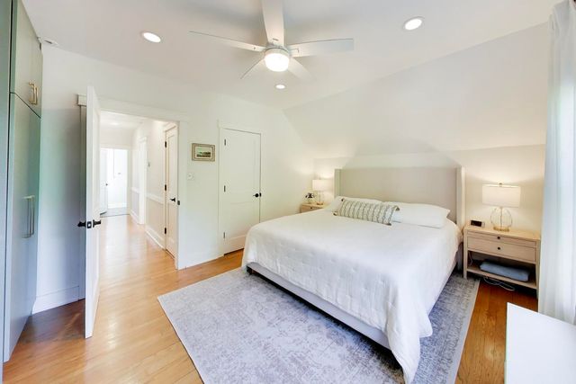 4039 N Harding Avenue, Chicago, IL 60618