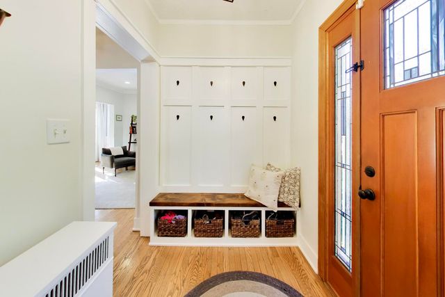 4039 N Harding Avenue, Chicago, IL 60618