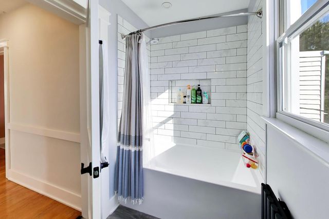 4039 N Harding Avenue, Chicago, IL 60618