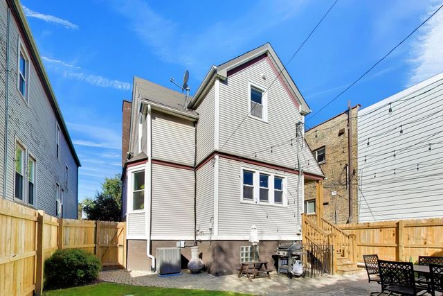 4039 N Harding Avenue, Chicago, IL 60618