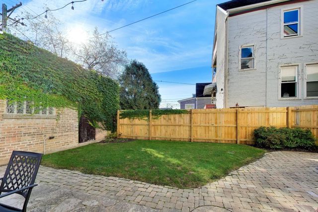 4039 N Harding Avenue, Chicago, IL 60618