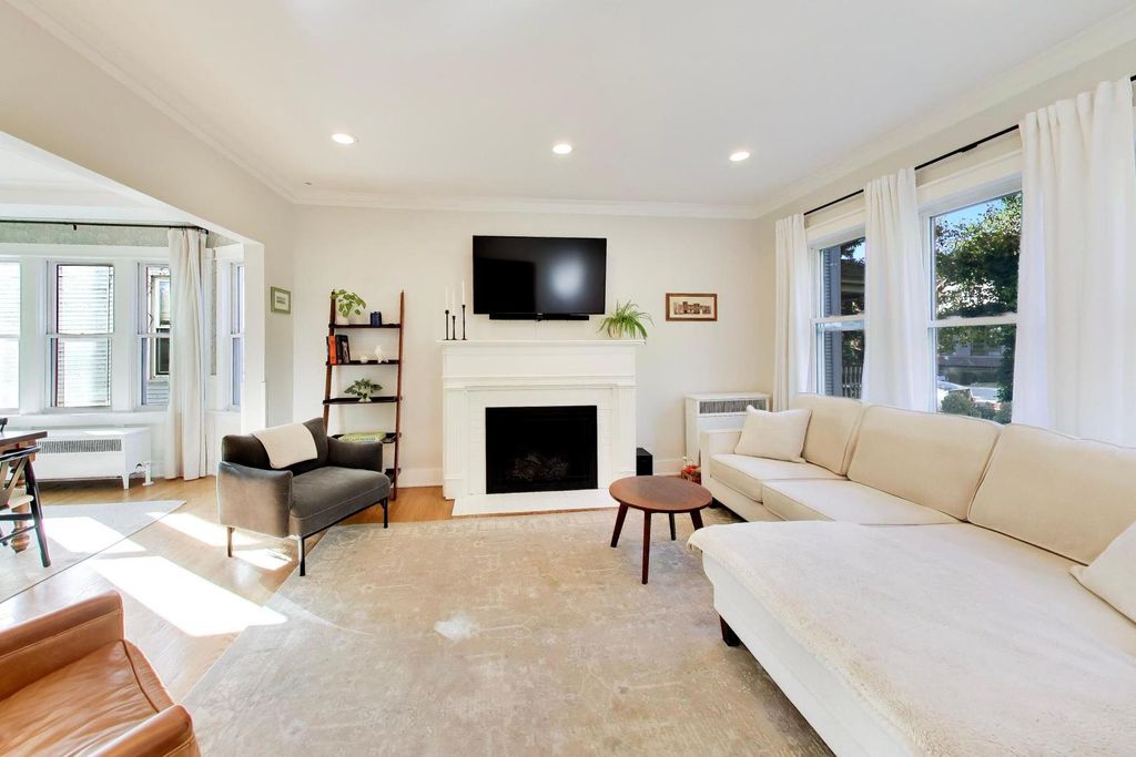4039 N Harding Avenue, Chicago, IL 60618 — photo 4