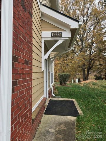 15224 Coventry Court Lane, Charlotte, NC 28277