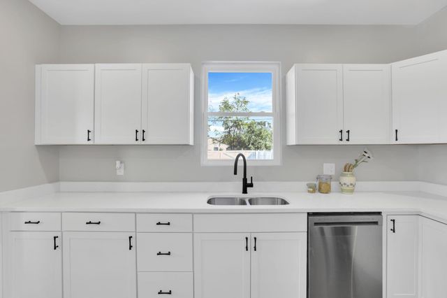 632 E 2nd Avenue, Columbus, OH 43201