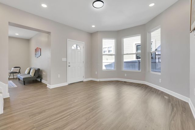 632 E 2nd Avenue, Columbus, OH 43201