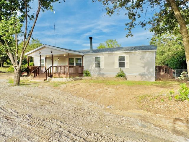129 Salt Flat Court, Springtown, TX 76082