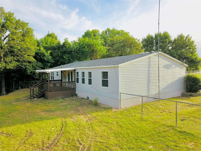 129 Salt Flat Court, Springtown, TX 76082