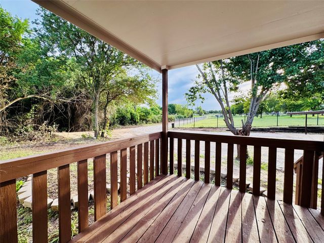 129 Salt Flat Court, Springtown, TX 76082