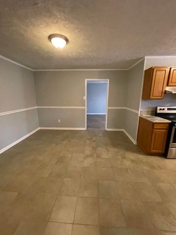 105 Wells Fargo Trl, Jacksonville, AR 72076