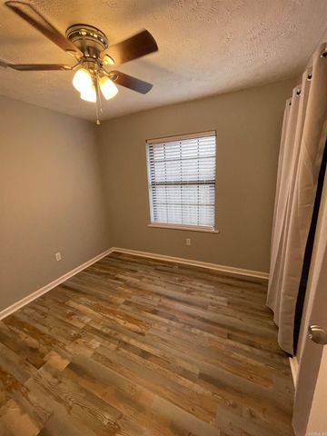 105 Wells Fargo Trl, Jacksonville, AR 72076